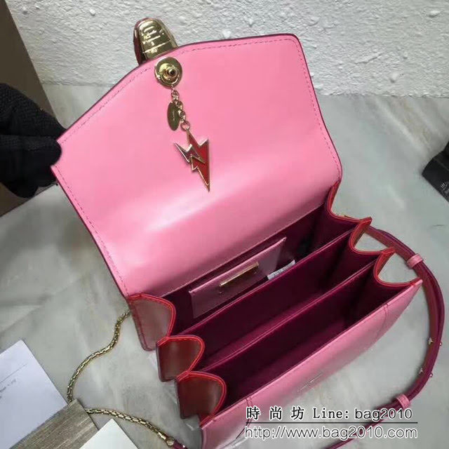 BVLGARI寶格麗 專櫃最新 閃電吊墜限量款 小牛皮三層風琴包 可手提肩背斜挎 B286999 FYD1429